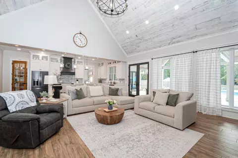 Living - 274 Calhoun 23, Hampton, AR 71744 photo 3 of 3