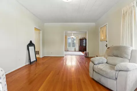 Living - 541 Mcbee St, Malvern, AR 72104 photo 4 of 4