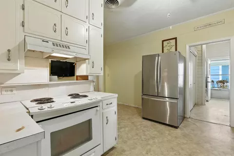 Kitchen - 541 Mcbee St, Malvern, AR 72104 photo 1 of 5