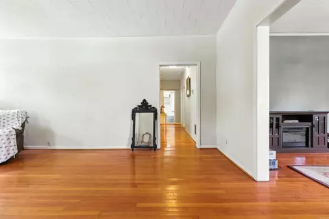 Entry Way - 541 Mcbee St, Malvern, AR 72104 photo 4 of 4