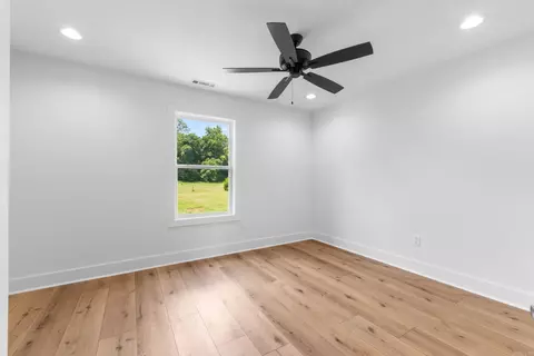 Bedroom - 336 Dry Fly Ct, Flippin, AR 72634 photo 3 of 4