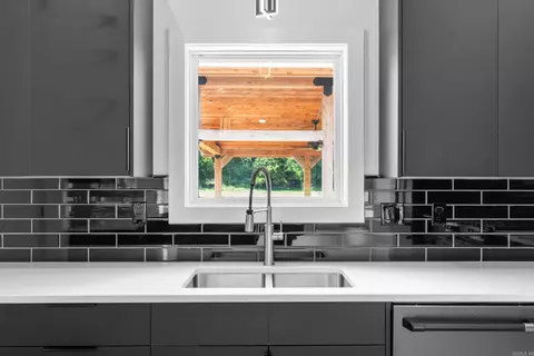 Kitchen - 336 Dry Fly Ct, Flippin, AR 72634 photo 3 of 4