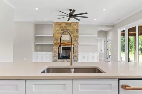 Kitchen - 285 Dry Fly Ct, Flippin, AR 72634 photo 4 of 4