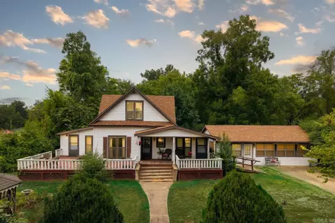 202 W 3rd St, Hardy, AR 72542