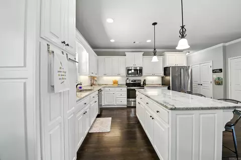 Kitchen - 18 Mallard Cv, Austin, AR 72007 photo 5 of 6