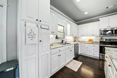 Kitchen - 18 Mallard Cv, Austin, AR 72007 photo 6 of 6