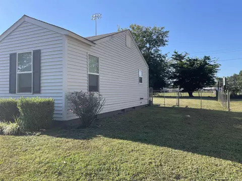 Exterior - 921 Cedar, Trumann, AR 72472 photo 3 of 5