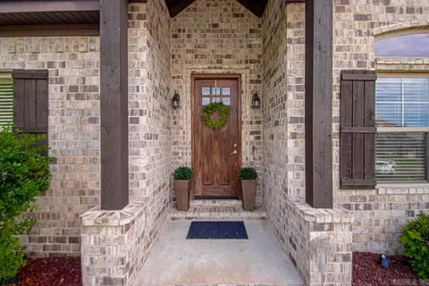 Entry Way - 6108 Remington Dr, Bryant, AR 72022 photo 1 of 2