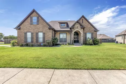 806 Cherokee Trce, Marion, AR 72364
