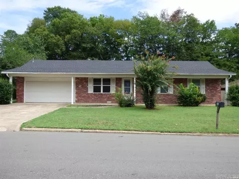 104 Cedarwood St, Hot Springs, AR 71901