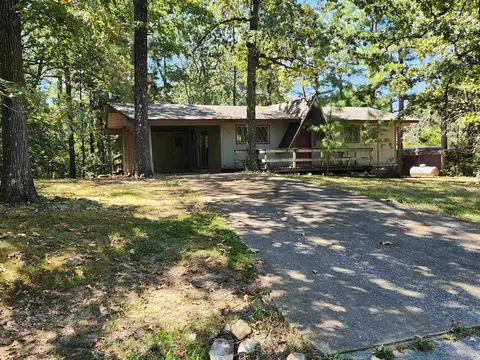 36 Mena Dr, Cherokee Village, AR 72529