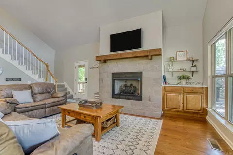 Living - 175 Sylvan Dr, Greers Ferry, AR 72067 photo 1 of 1