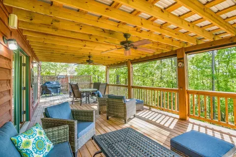 Exterior - 175 Sylvan Dr, Greers Ferry, AR 72067 photo 2 of 8