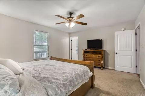 Bedroom - 175 Sylvan Dr, Greers Ferry, AR 72067 photo 2 of 7