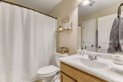 Bath - 175 Sylvan Dr, Greers Ferry, AR 72067 photo 2 of 2
