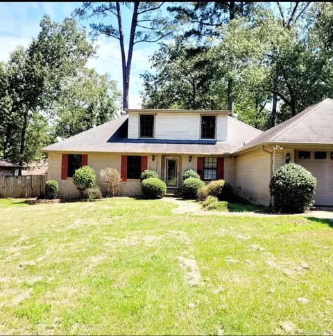 9 Apple Tree Cir, Little Rock, AR 72210