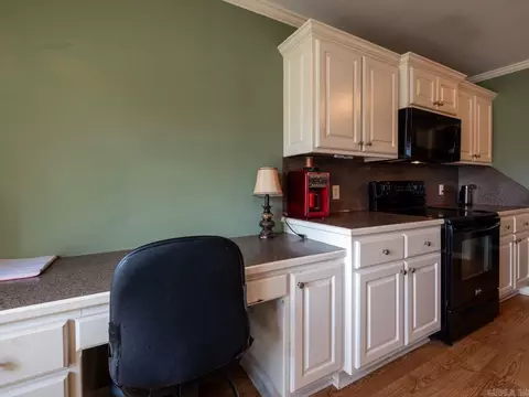 Kitchen - 4011 Evergreen Dr, Benton, AR 72015 photo 3 of 5