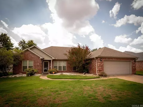 4011 Evergreen Dr, Benton, AR 72015