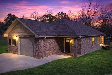 104 Red Oak Dr, Mena, AR 71953