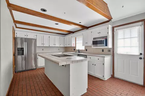 Kitchen - 1505 Erving Ridge Loop, Cabot, AR 72023 photo 3 of 3