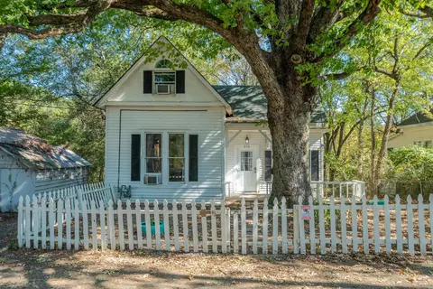 216 Elizabeth Ter, Hot Springs, AR 71901