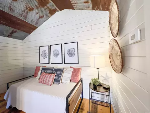 Bedroom - 912 Double Bridge Loop, Mountain View, AR 72560 photo 1 of 6