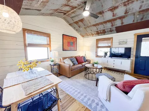 Living - 912 Double Bridge Loop, Mountain View, AR 72560 photo 4 of 5