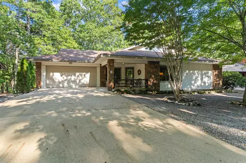 6 Nevada Ln, Hot Springs Village, AR 71909