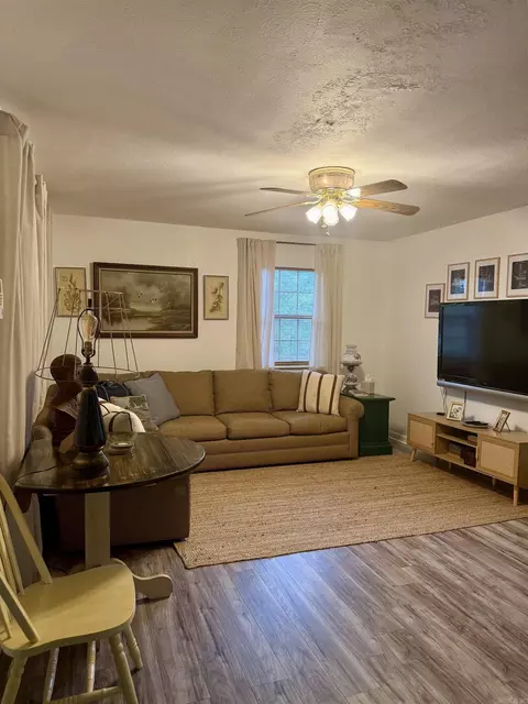 Living - 100 Iris Dr, Drasco, AR 72530 photo 3 of 3