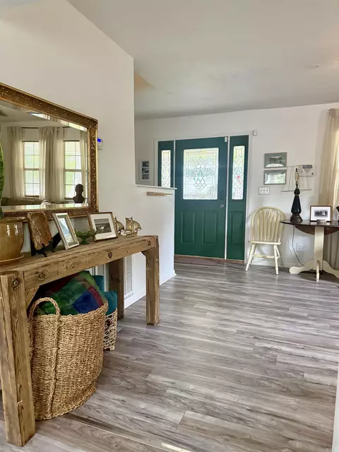 Entry Way - 100 Iris Dr, Drasco, AR 72530 photo 3 of 7