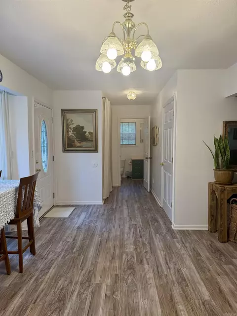 Entry Way - 100 Iris Dr, Drasco, AR 72530 photo 4 of 7