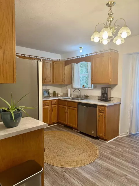 Kitchen - 100 Iris Dr, Drasco, AR 72530 photo 1 of 4