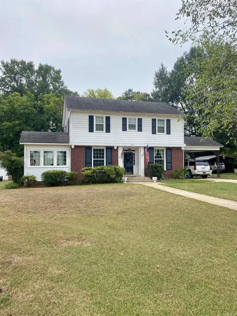 307 W Pine St, Warren, AR 71671