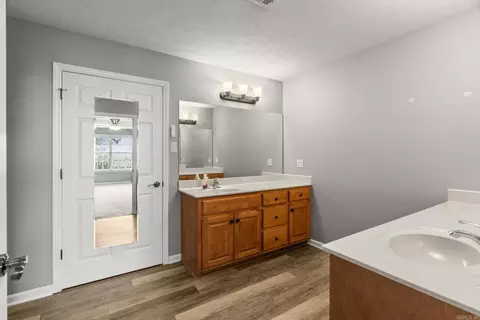 Bath - 40 Pine Mountain Dr, Conway, AR 72034 photo 1 of 6