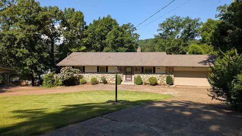 129 Iroquois Dr, Cherokee Village, AR 72529