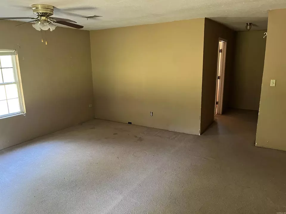 Living - 354 W Highway 70 B, De Queen, AR 71832 photo 2 of 2