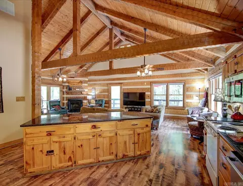 4 Certero Ln, Hot Springs Village, AR 71909