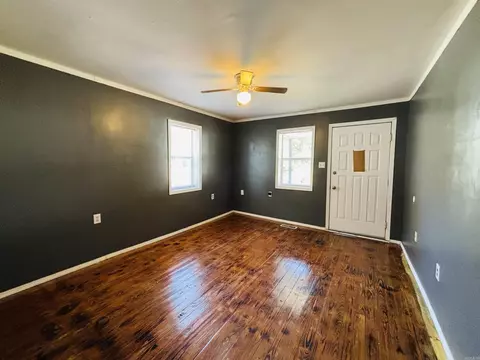 Living - 1411 E Moore, Searcy, AR 72143 photo 4 of 4