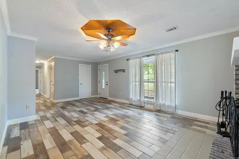 13 Kathy Cir, Conway, AR 72032 photo 4