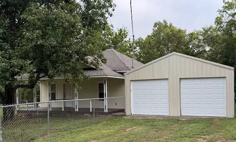 1002 S 11th St, Heber Springs, AR 72543