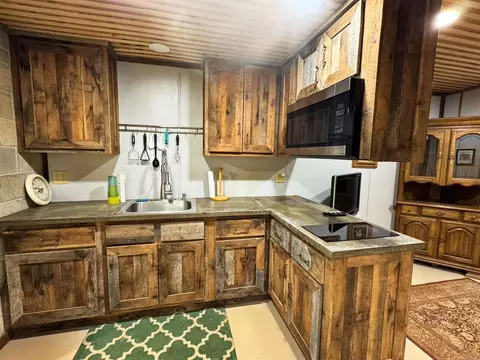 Kitchen - 1499 Sutterfield Rd, Fox, AR 72051 photo 5 of 5