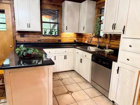 Kitchen - 1499 Sutterfield Rd, Fox, AR 72051 photo 1 of 5