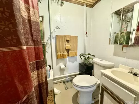 Bath - 1499 Sutterfield Rd, Fox, AR 72051 photo 3 of 3