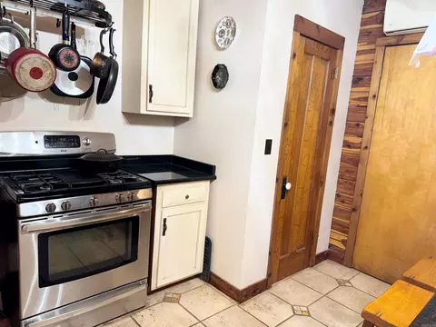 Kitchen - 1499 Sutterfield Rd, Fox, AR 72051 photo 2 of 5