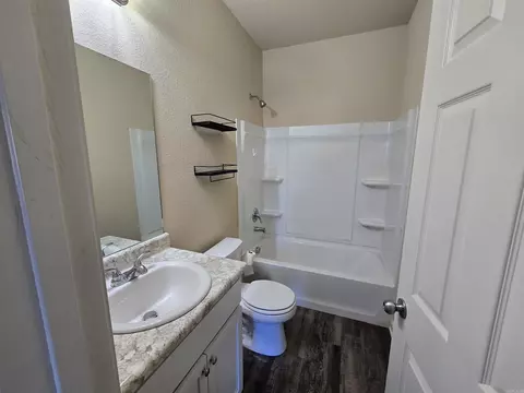 Bath - 2135 Eldridge Ln, Conway, AR 72032 photo 2 of 2