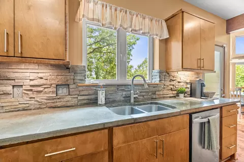 Kitchen - 46 Bald Eagle, Paron, AR 72122 photo 5 of 6