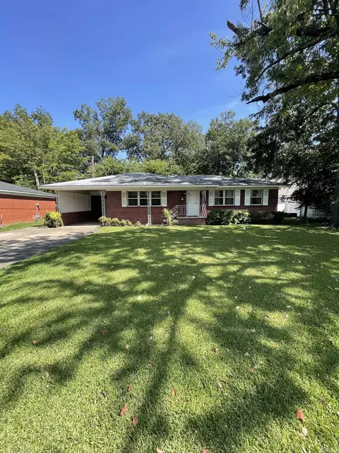 820 Ash St, Conway, AR 72034