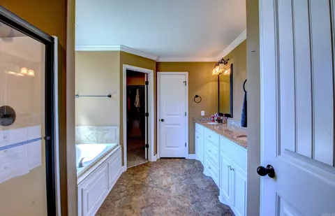 Bath - 1107 J W Cv, Benton, AR 72019 photo 2 of 2