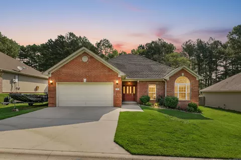 204 Michelle Dr, Benton, AR 72015 photo 1