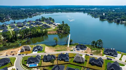 6035 Majestic Waters Dr, Benton, AR 72019